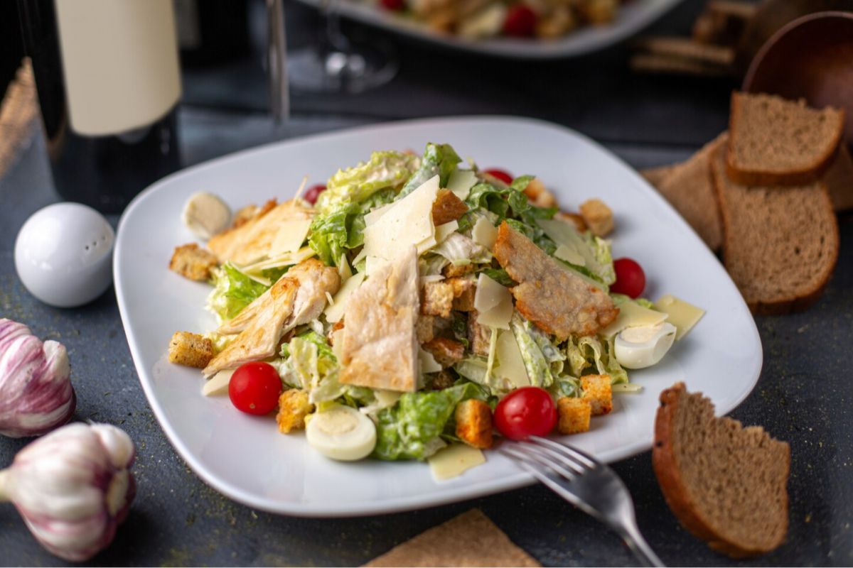 How Long Should Chicken Salad Sit Before Eating?